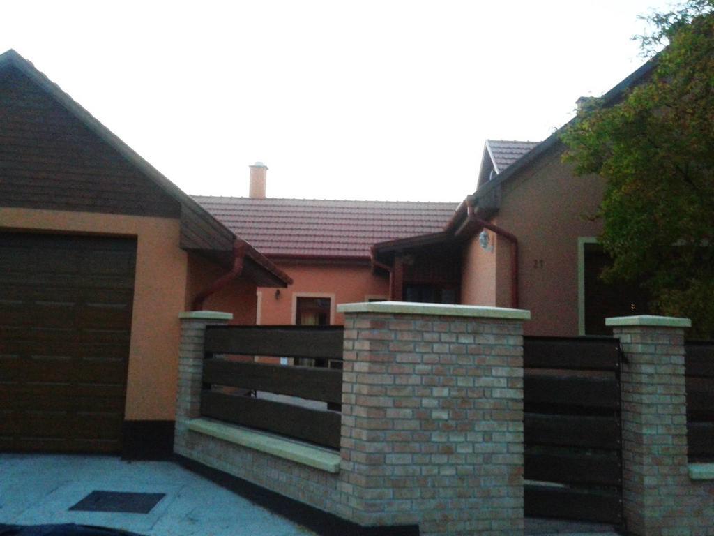Szilvia Vendeghaz Hotel Korosszakal Quarto foto